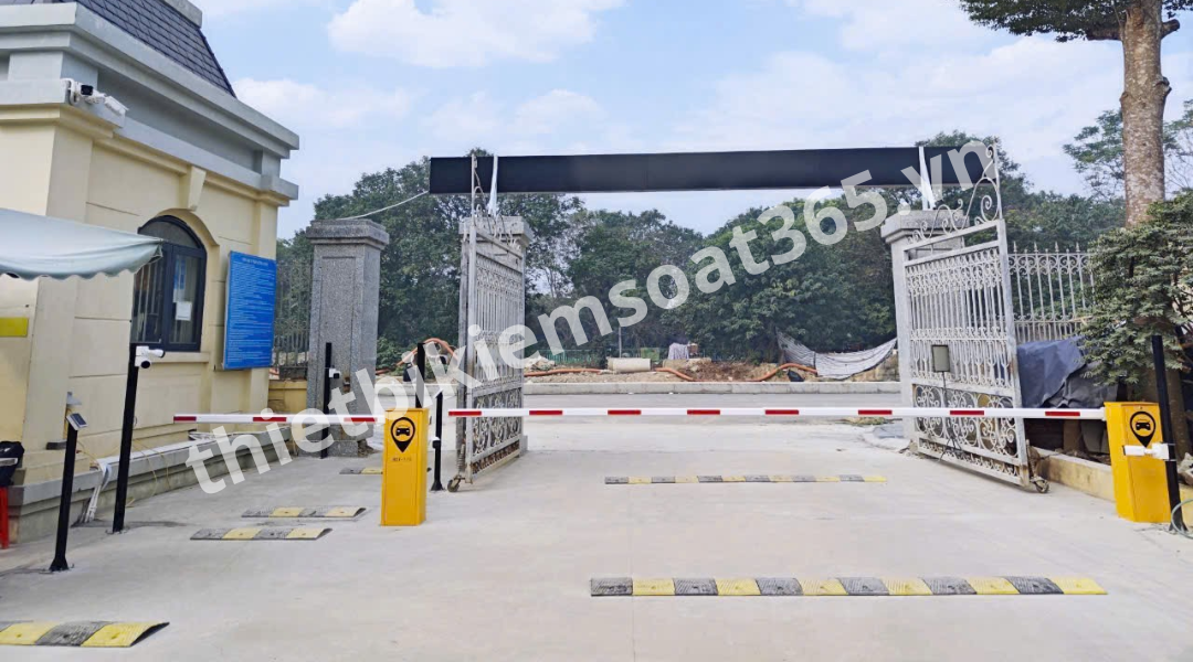 Bạn đang cần mua barie tự động cho bãi xe, nhà máy, khu dân cư? Hoàng Phát – đơn vị lắp đặt barie uy tín tại Hà Nội, cung cấp sản phẩm chính hãng, giá tốt, bảo hành dài lâu. Liên hệ ngay tại ngõ 282 Kim Giang, Hoàng Mai!